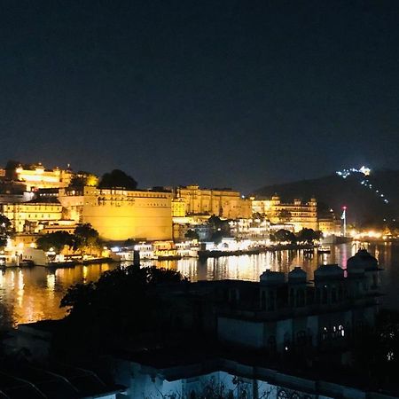 Hotel Nirvana Lakeside Udaipur Kültér fotó