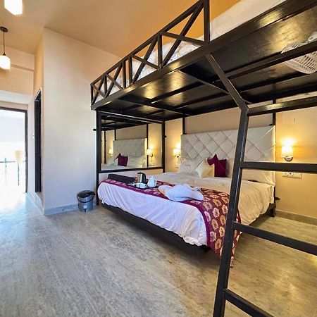 Hotel Nirvana Lakeside Udaipur Kültér fotó