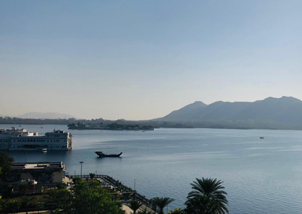 Hotel Nirvana Lakeside Udaipur Kültér fotó