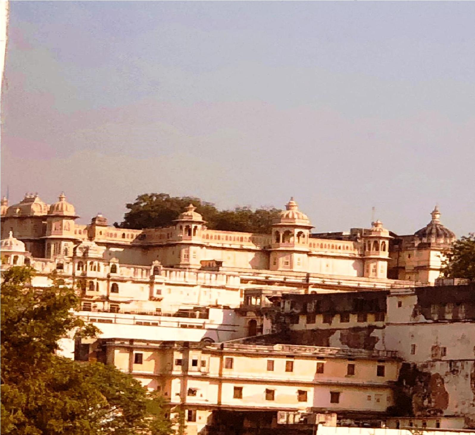 Hotel Nirvana Lakeside Udaipur Kültér fotó