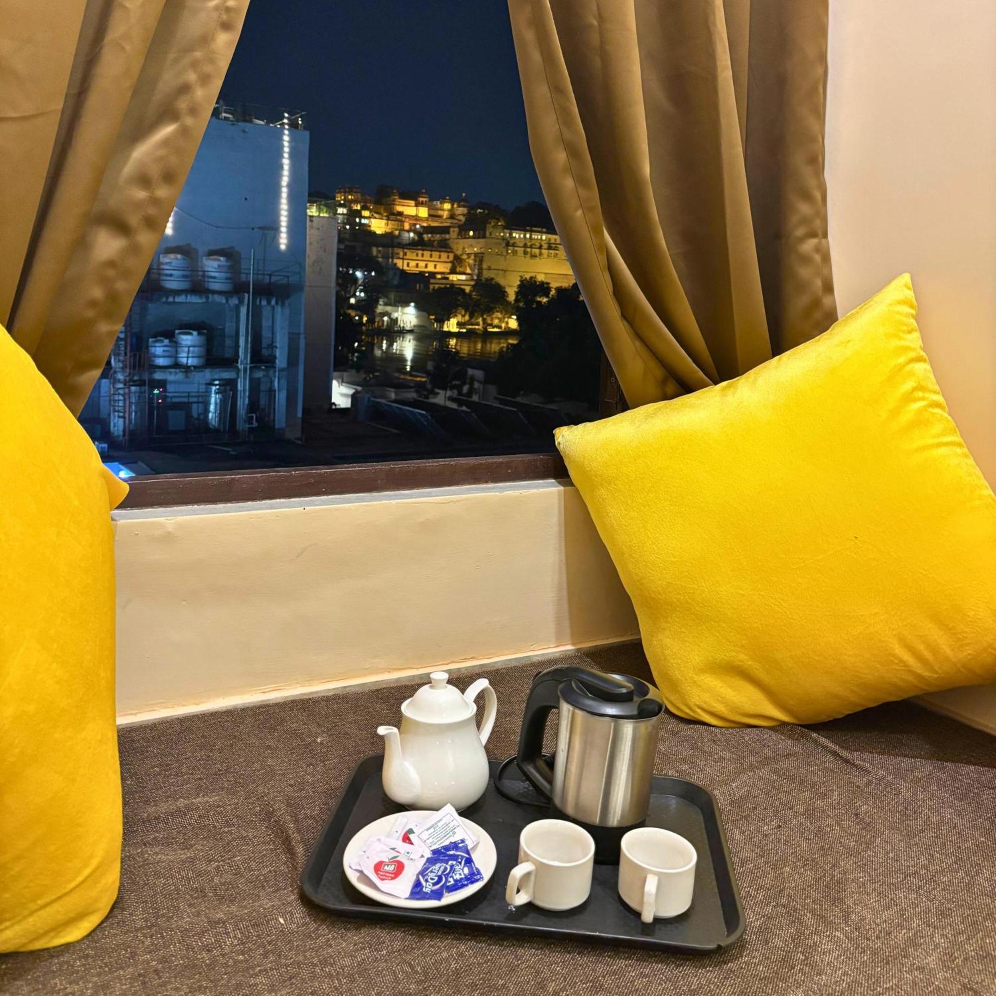 Hotel Nirvana Lakeside Udaipur Kültér fotó