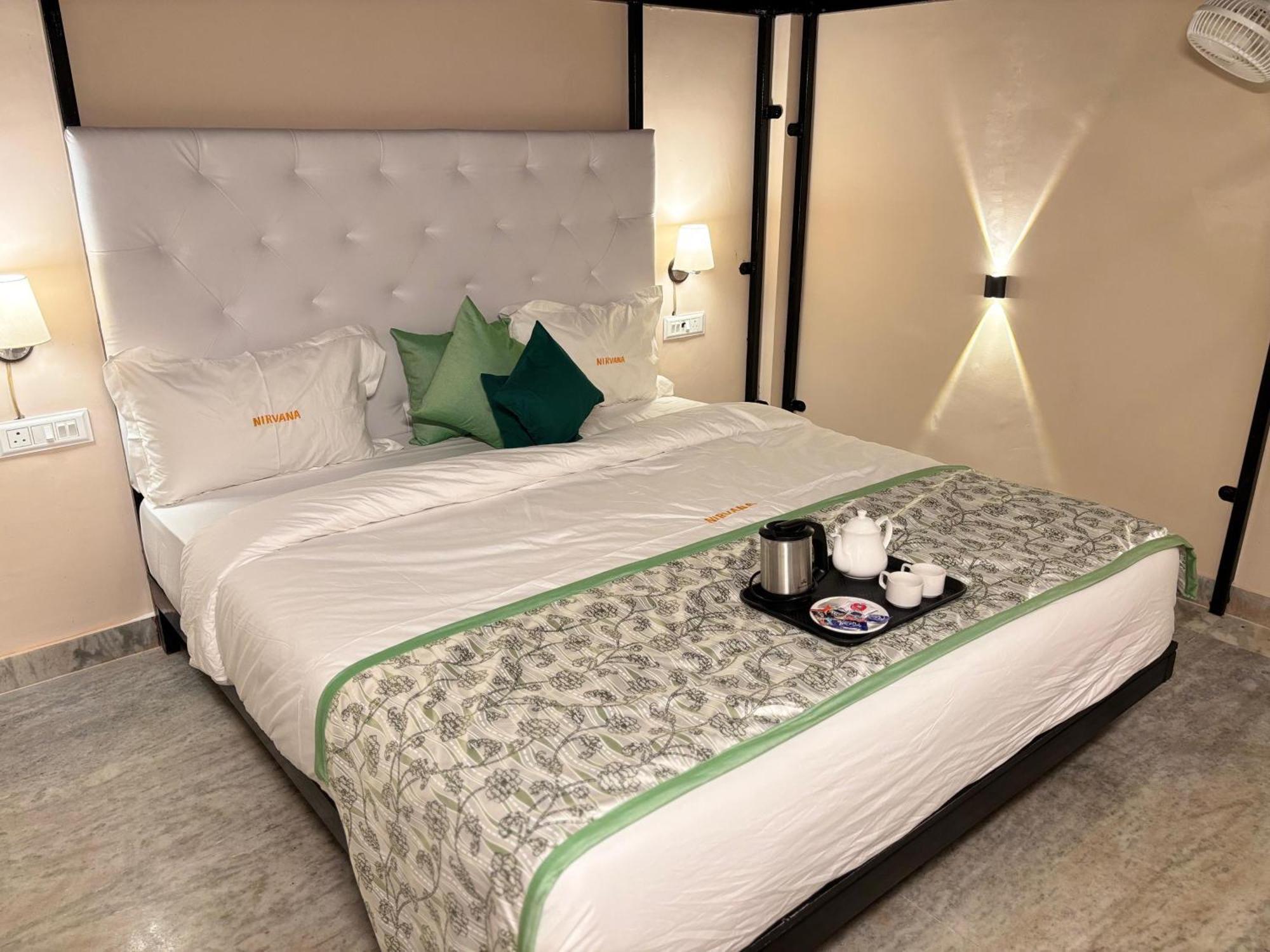 Hotel Nirvana Lakeside Udaipur Kültér fotó