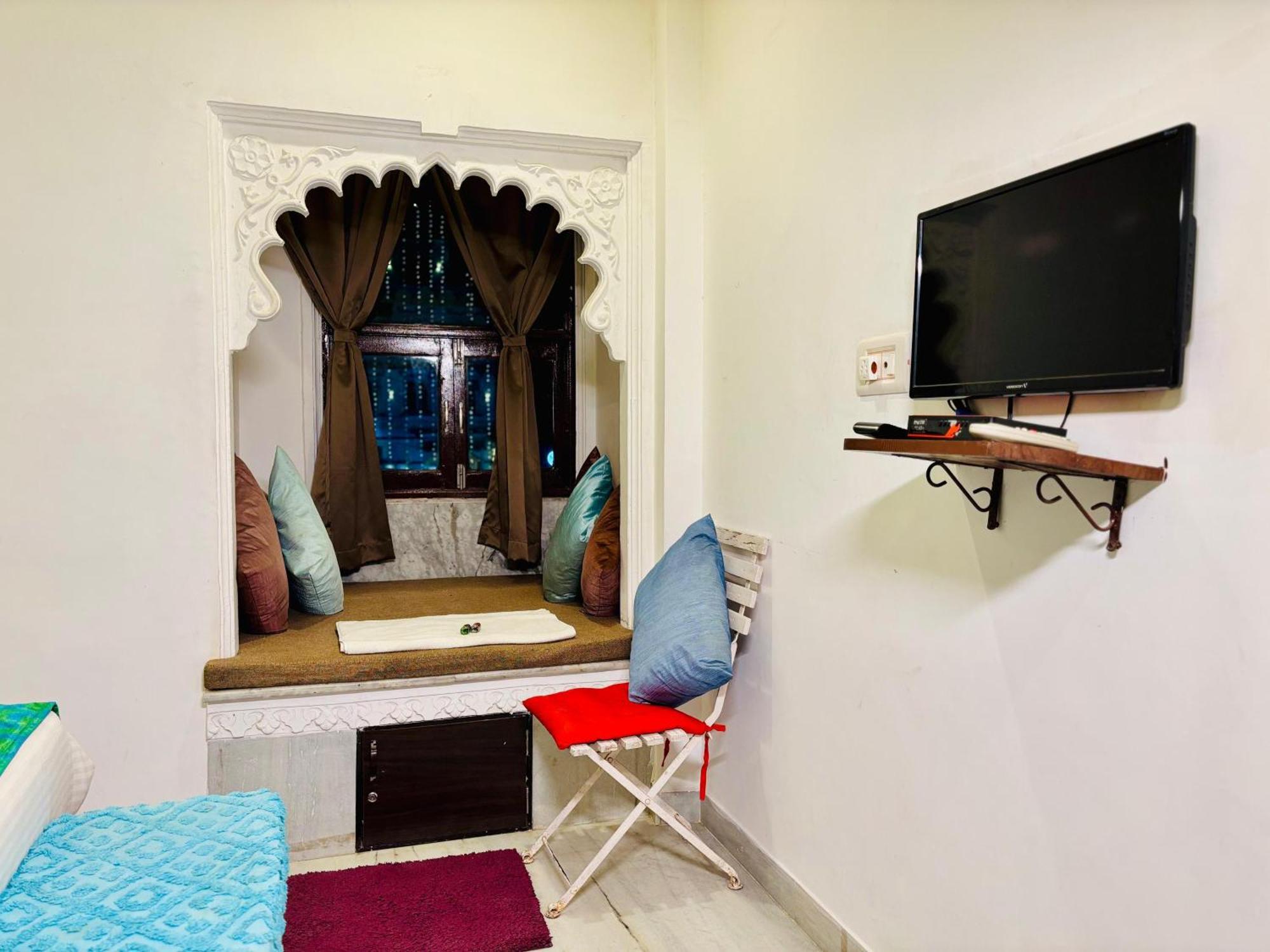 Hotel Nirvana Lakeside Udaipur Kültér fotó