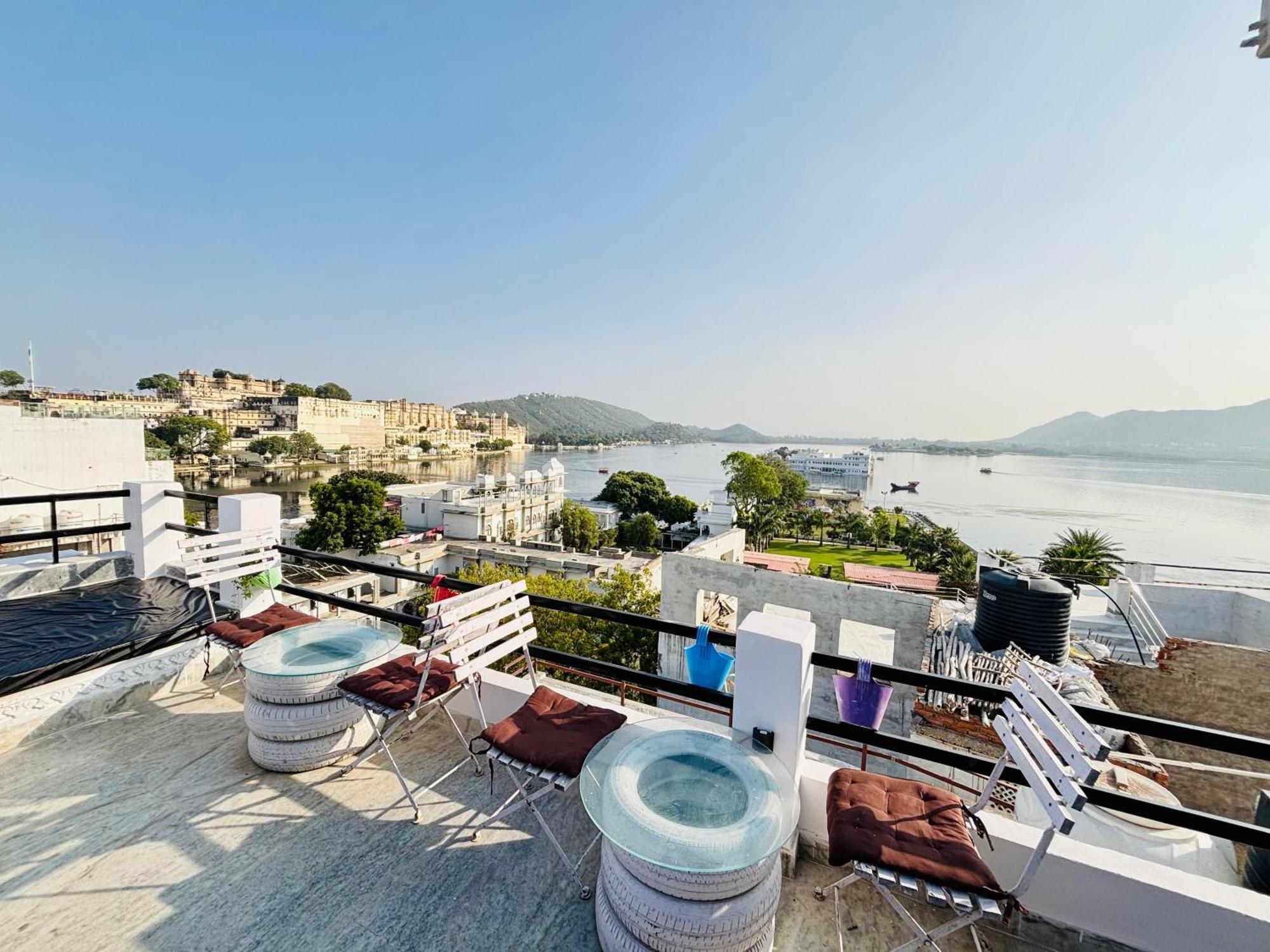 Hotel Nirvana Lakeside Udaipur Kültér fotó