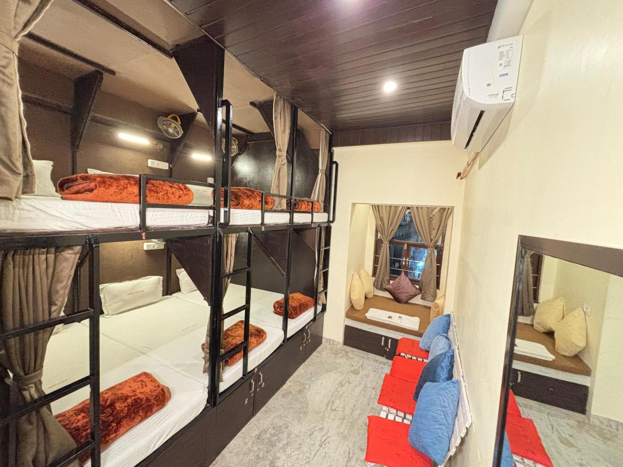Hotel Nirvana Lakeside Udaipur Kültér fotó